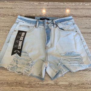 NWT Women Fire & Rain Jean Shorts Size: 7, 13
